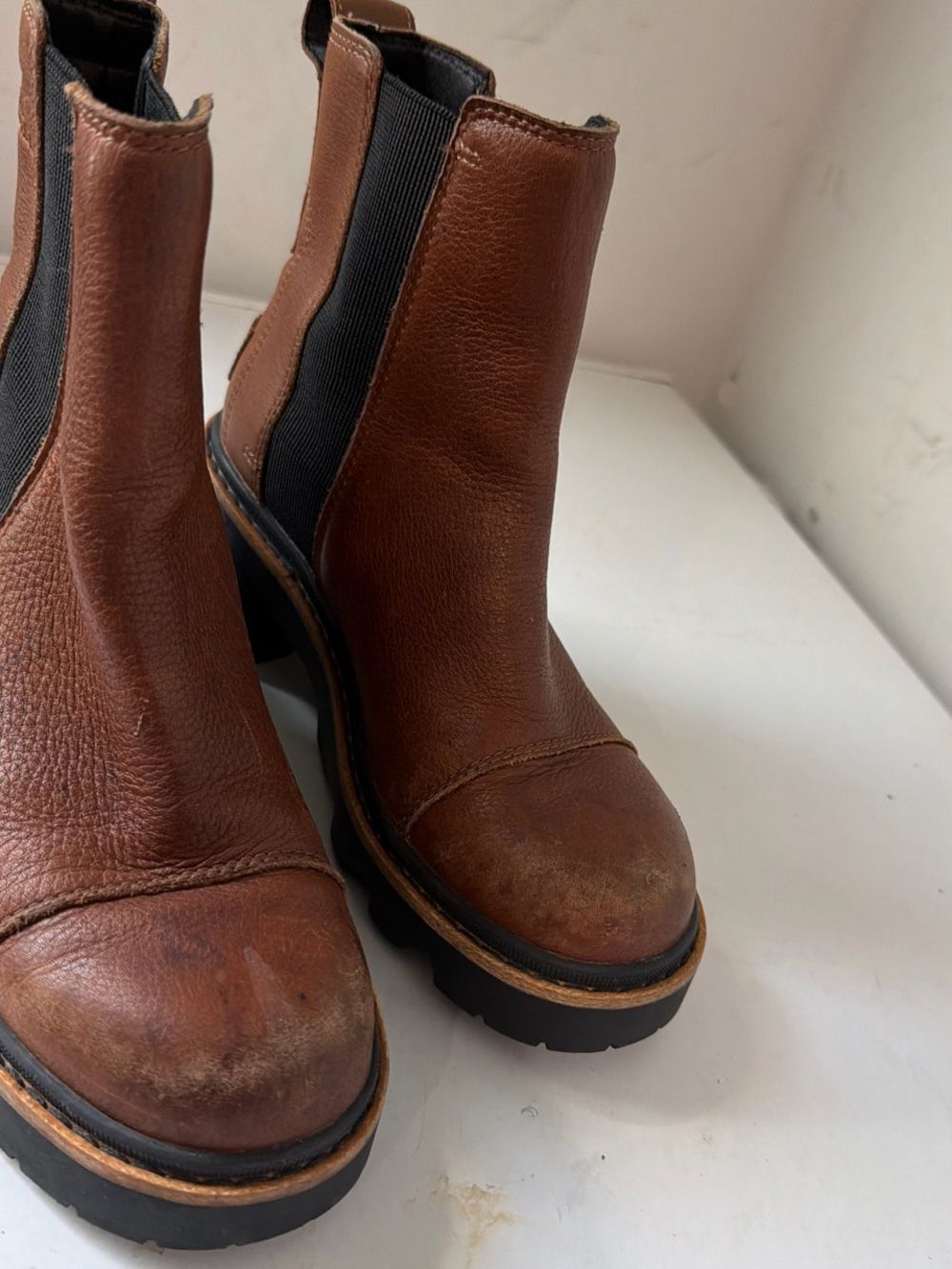 Sorel Chelsea Boots sz6 - Picture 2 of 4